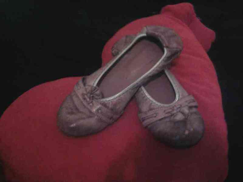 Manoletinas nuevas moradas talla 36