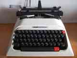 Máquina de escribir olivetti lettera 12