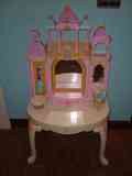Tocador de barbie y castillo princesas bailarinas