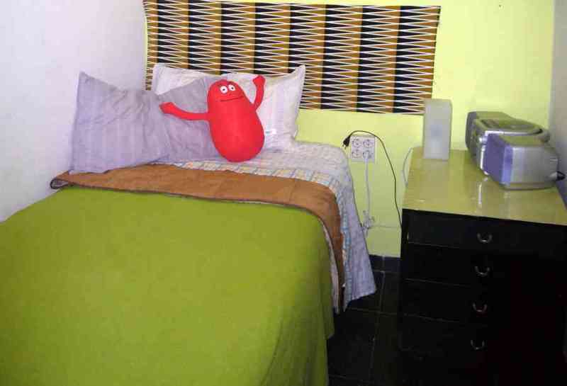 Cama de 90 + mesilla 