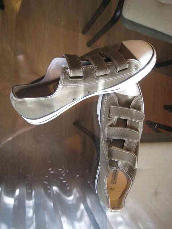 Zapatillas talla 44