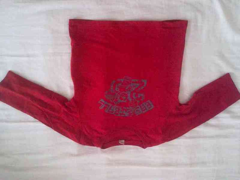 Camiseta roja (lucy2010)