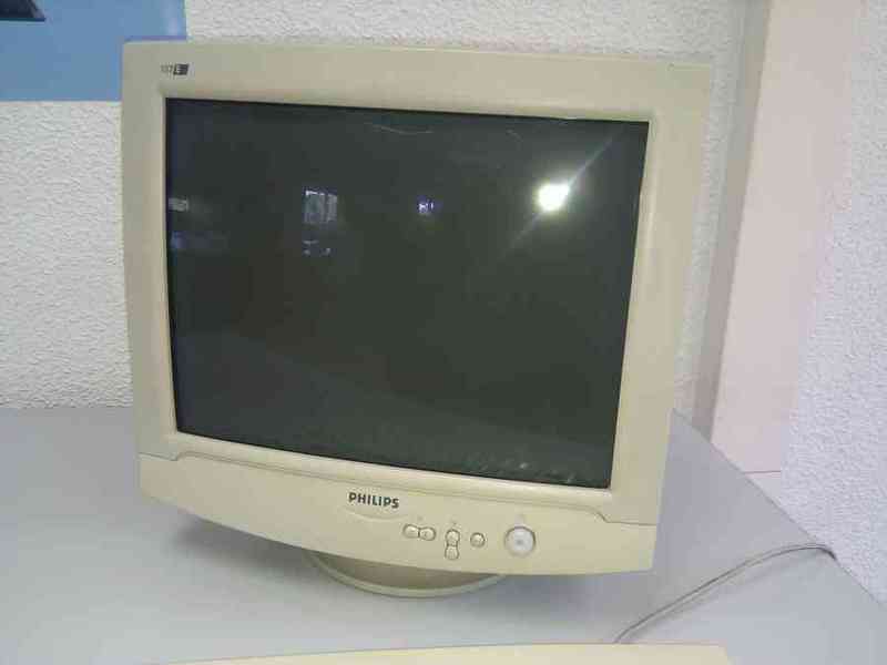 Monitor crt de tubo 17" philips (2 unidades)