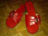 Sandalias rojas