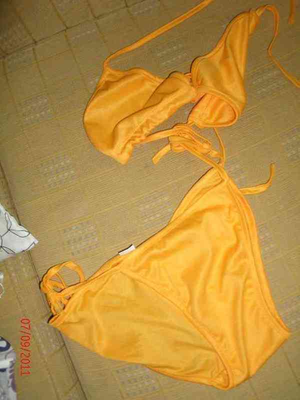 Bikini naranja