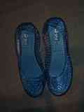 Zapatillas de goma azules