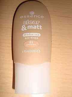 Maquillaje essence clear&matt
