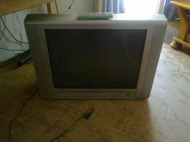 Regalo tv (con pequeña averia)