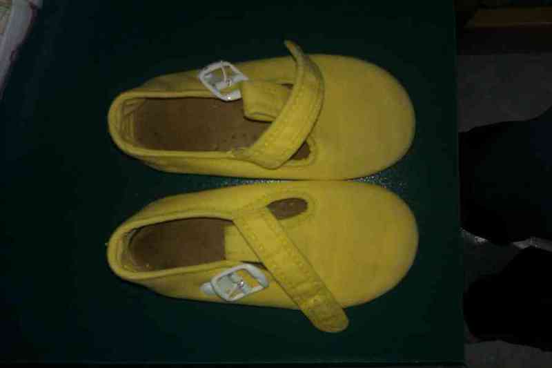 Zapatos amarillos