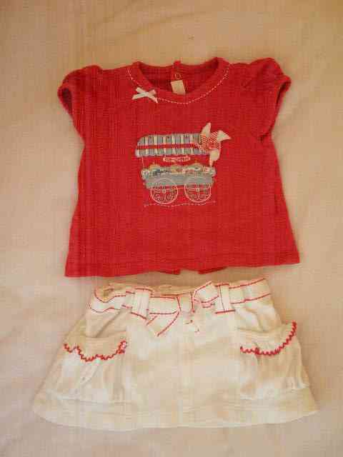 Conjunto de camiseta y falda