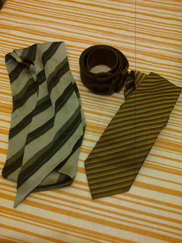 Corbata, pañuelo y cinturon