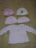 Camiseta y gorros bebé