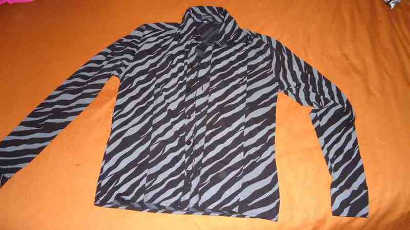 Camisa negra-gris t-s/m(albacan)