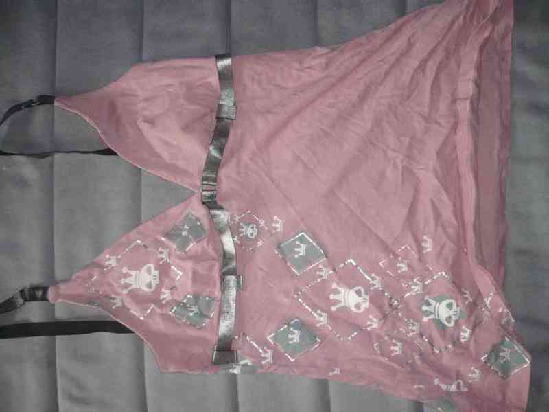 63-camiseta rosa y gris(leo)