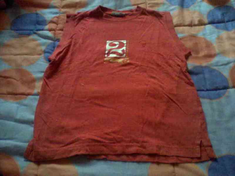 Camiseta roja de niño talla 10