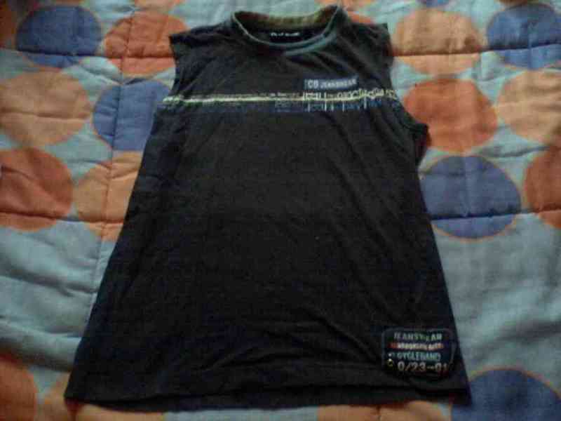 Camiseta negra de niño talla 10