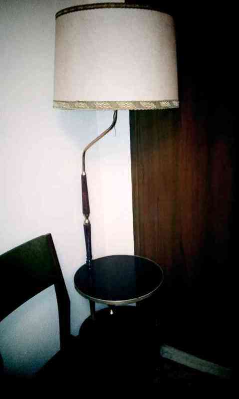 Lámpara-mesilla para salón