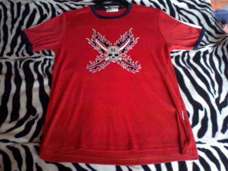 Camiseta roja de chico talla l