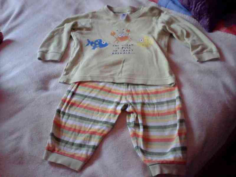 Pijama unisex talla 18 meses