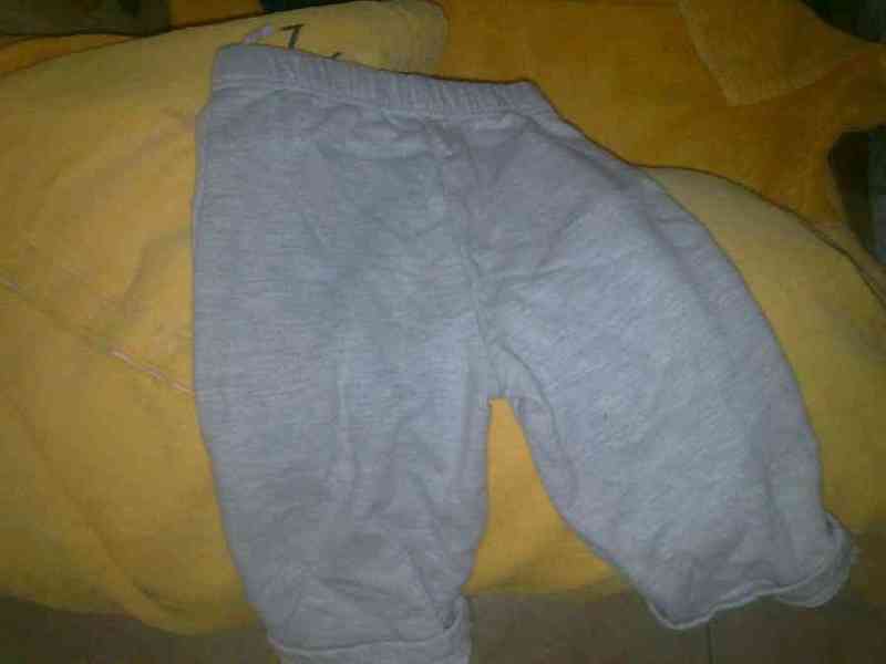 Pantalon bebe6/9 meses cristinoronaldo
