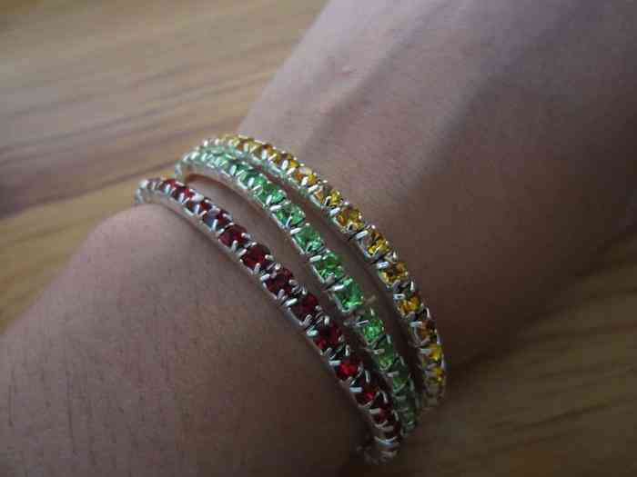 Pulseras de colores.