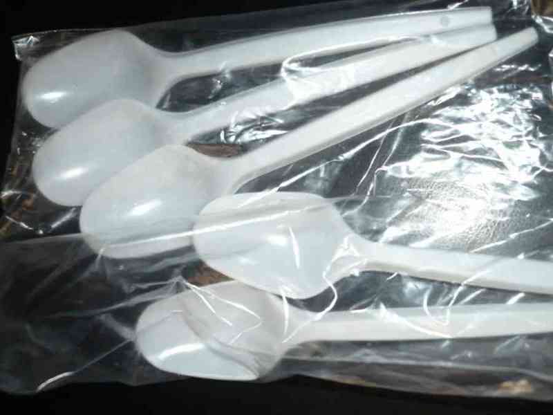 Cucharillas de plastico (leojanni)