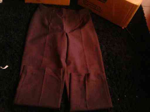 Pantalon color vino