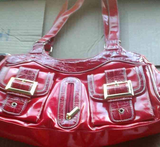 Bolso rojo chica