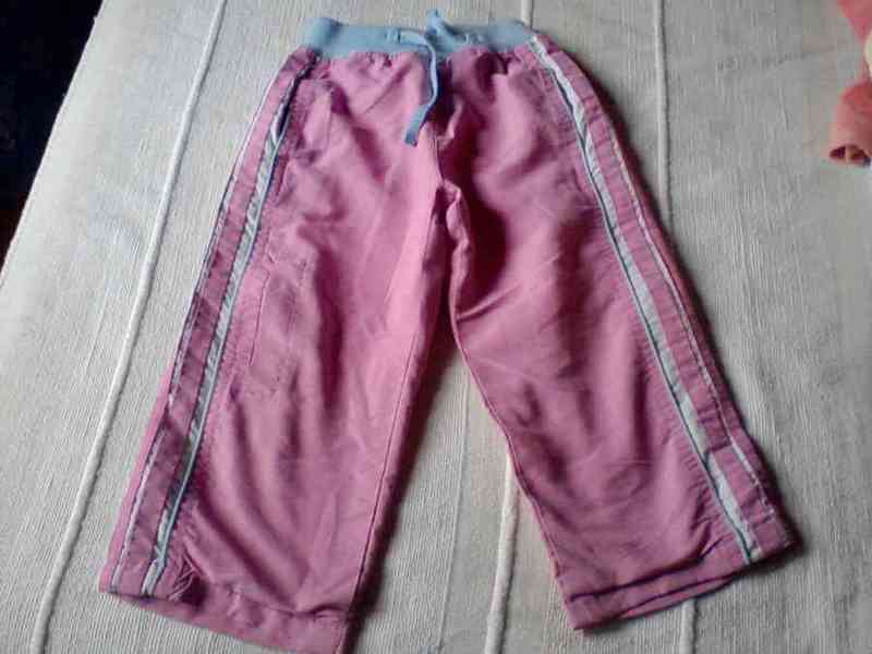 Pantalón rosado talla 18-24