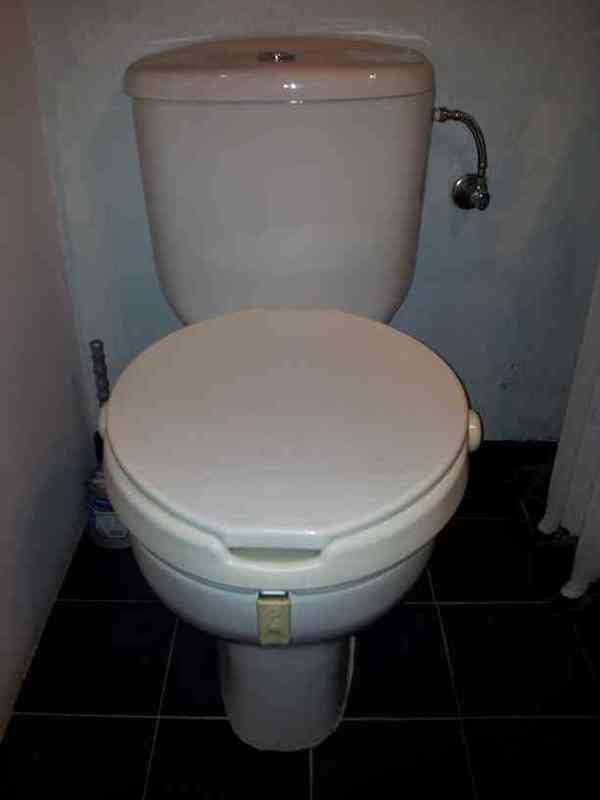 Asiento-alza inodoro, para personas mayores
