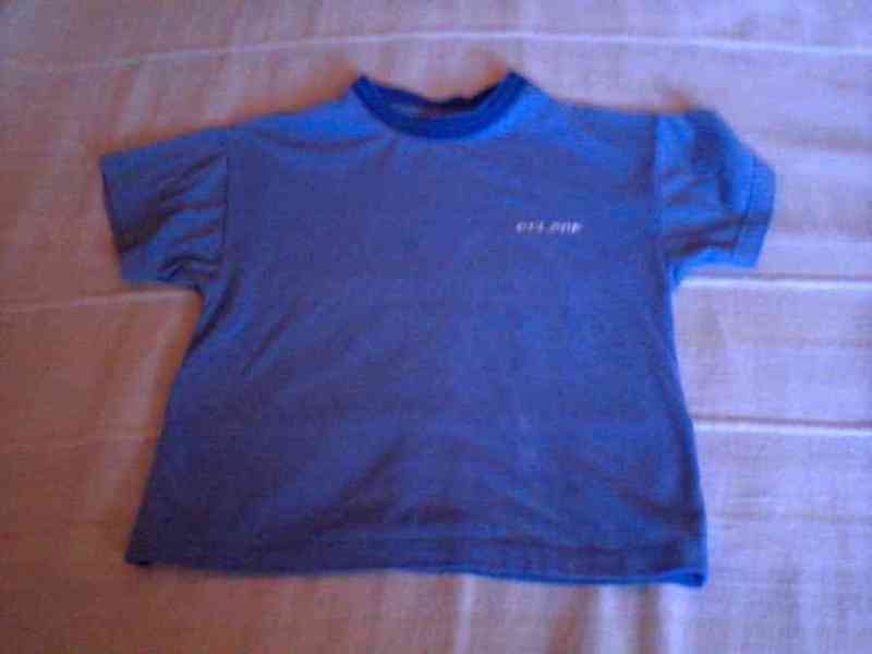 Camiseta azul talla 6