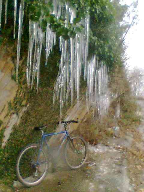 Busco bicicleta o piezas de todo tipo.