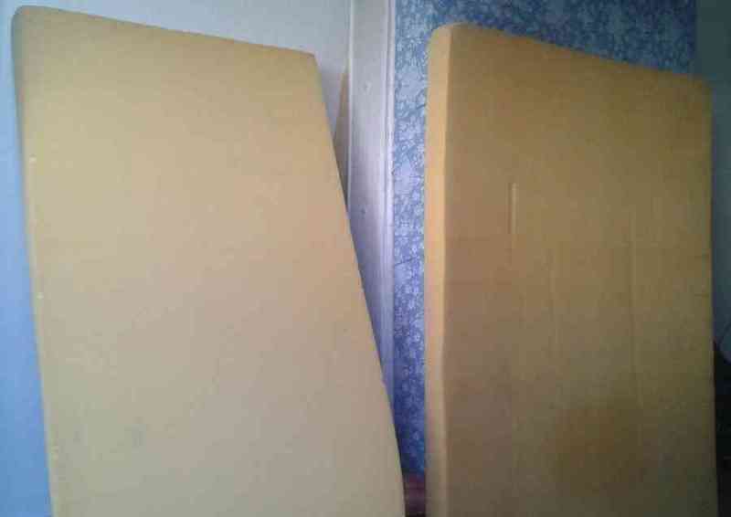 2 colchones de gomaespuma