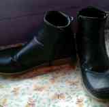 Botines negros chica