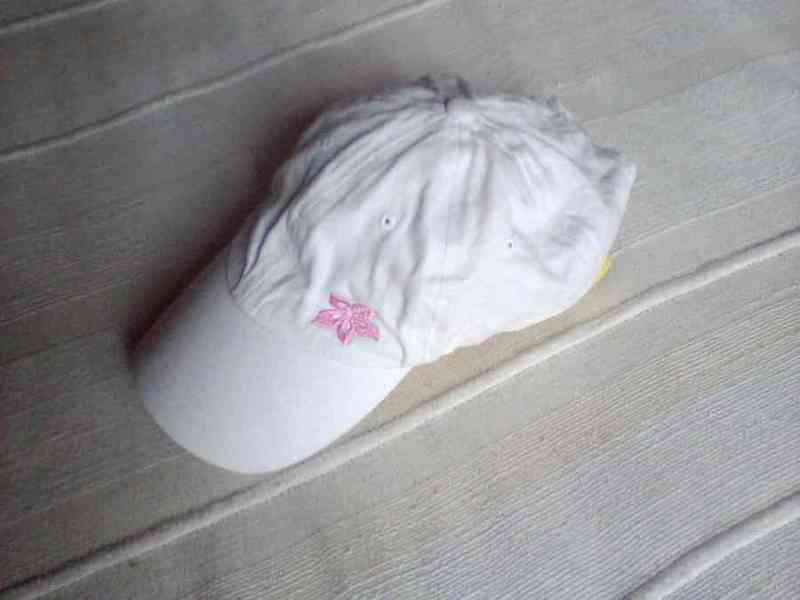 Gorra niña 2 años aprox. (no envío)