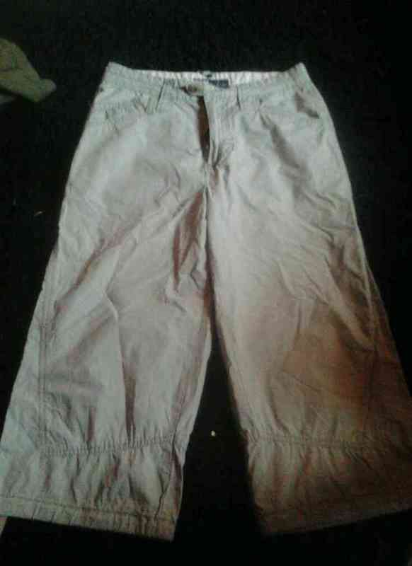 Pantalon gris clarito chico