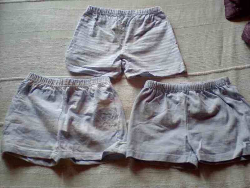 3 pantalones cortos talla 2 años (no envío)