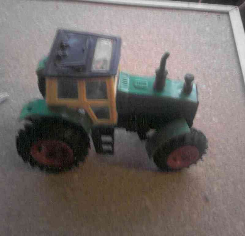 Tractor de juguete