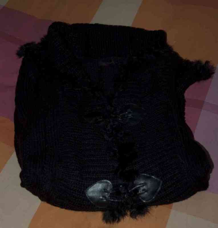 * chaqueta de lana negra