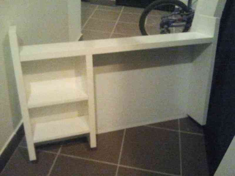 Estantería ikea para apoyar sobre mesa de estudio