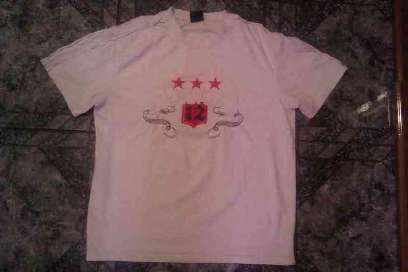 Camiseta  l           