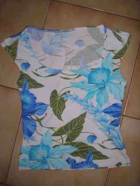 Camiseta flores talla 38