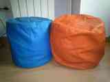 Regalo puffs color azul y naranja