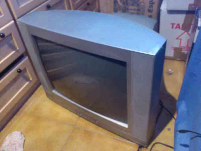 Regalo tv samsumg antigua de tubo