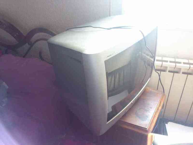 Regalo tv thompson antigua de tubo