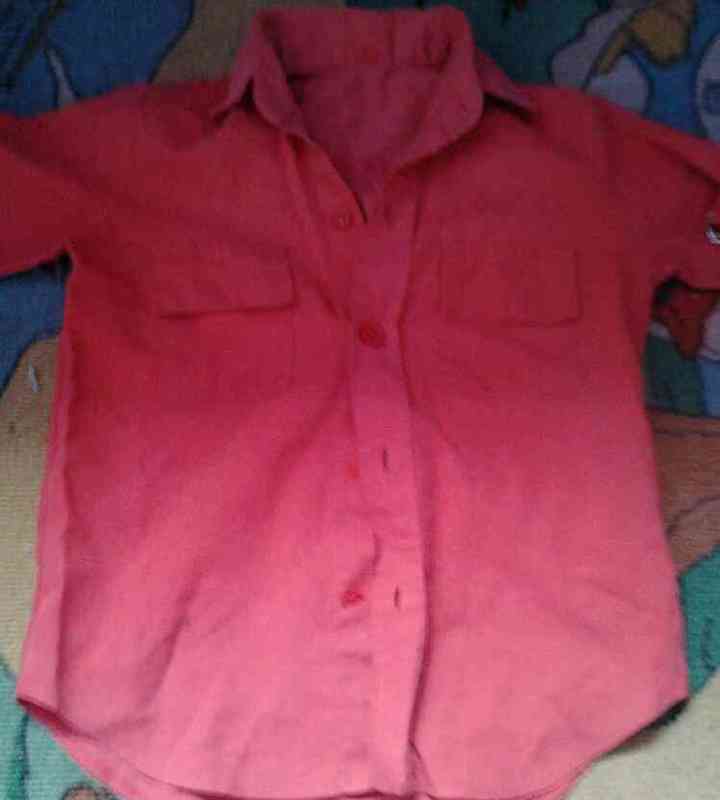 Camisa roja niño