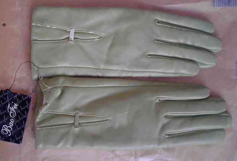 Guantes verde pistacho