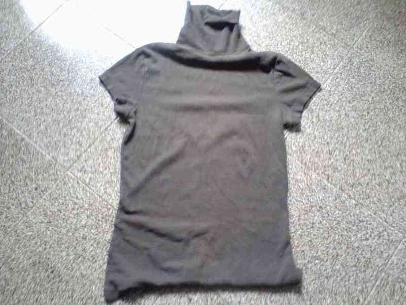 Camiseta cuello alto talla m