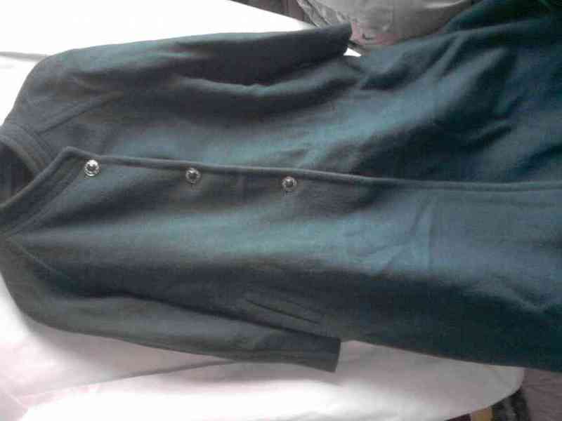 Abrigo verde talla 46