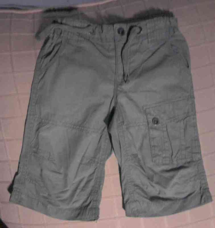 Pantalon corto verde t-3 años